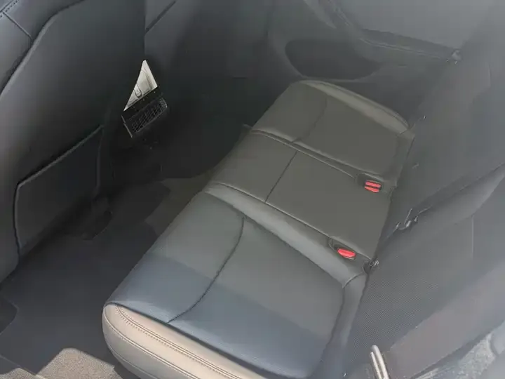 Model Y 2026 rear-wheel drive version 5