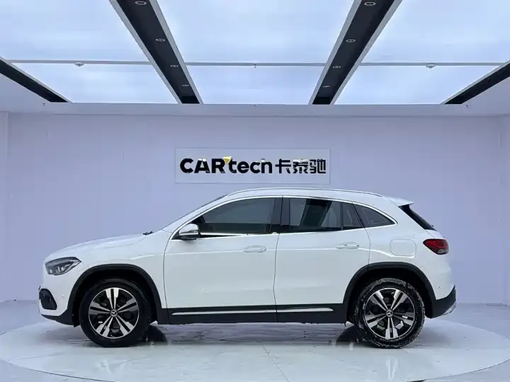 Mercedes Benz GLA 2020 GLA 200 2