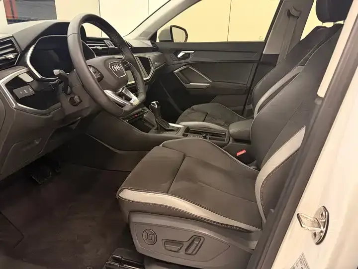 Audi Q3 2022 35 TFSI Fashion Dynamic 7