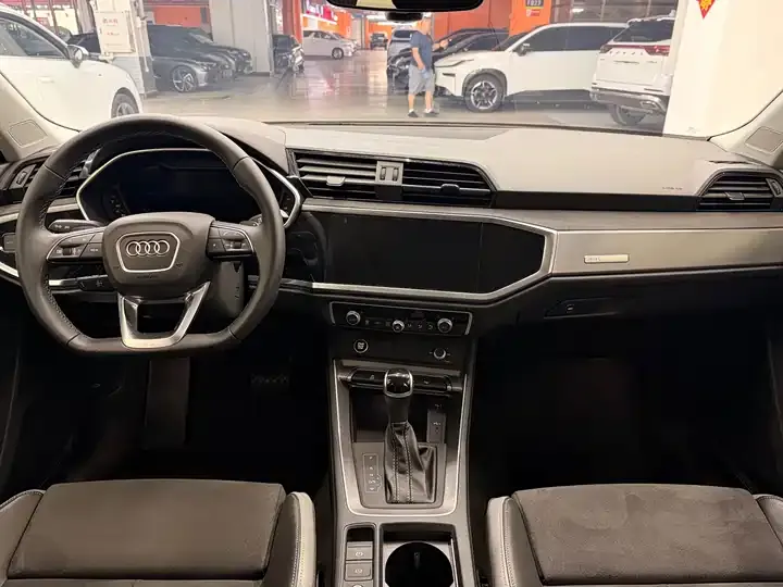 Audi Q3 2022 35 TFSI Fashion Dynamic 9
