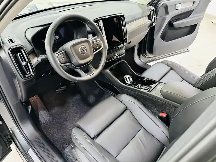 Volvo XC40 2026 B4 4WD Zhiyuan Deluxe Edition 10