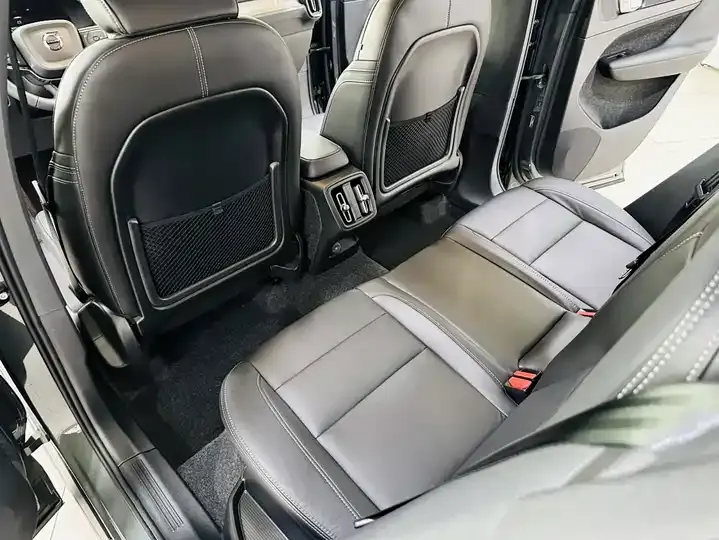 Volvo XC40 2026 B4 4WD Zhiyuan Deluxe Edition 11
