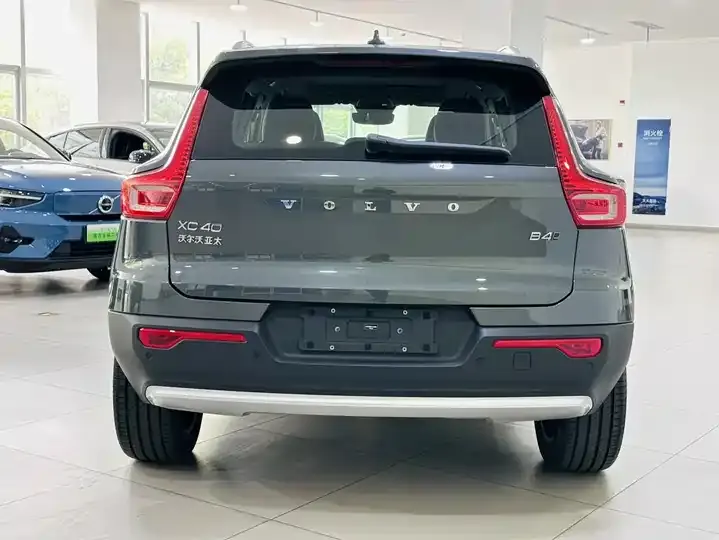 Volvo XC40 2026 B4 4WD Zhiyuan Deluxe Edition 5