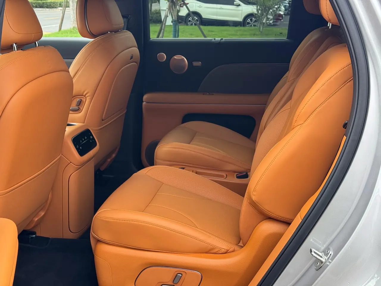 IM 2026 IM LS8 52 Max Luxury Six-seat Automatic Gear 3