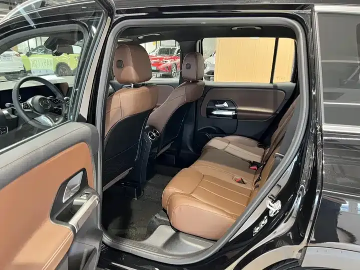 Mercedes Benz GLB 2024 model GLB 220 Sport version 11