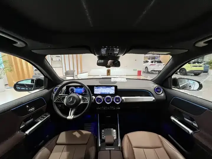 Mercedes Benz GLB 2024 model GLB 220 Sport version 12