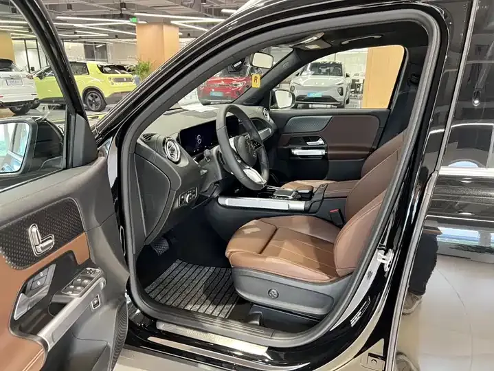 Mercedes Benz GLB 2024 model GLB 220 Sport version 8