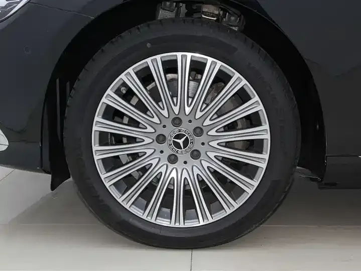Mercedes Benz E Class 2022 E 300 L Luxury Model 11