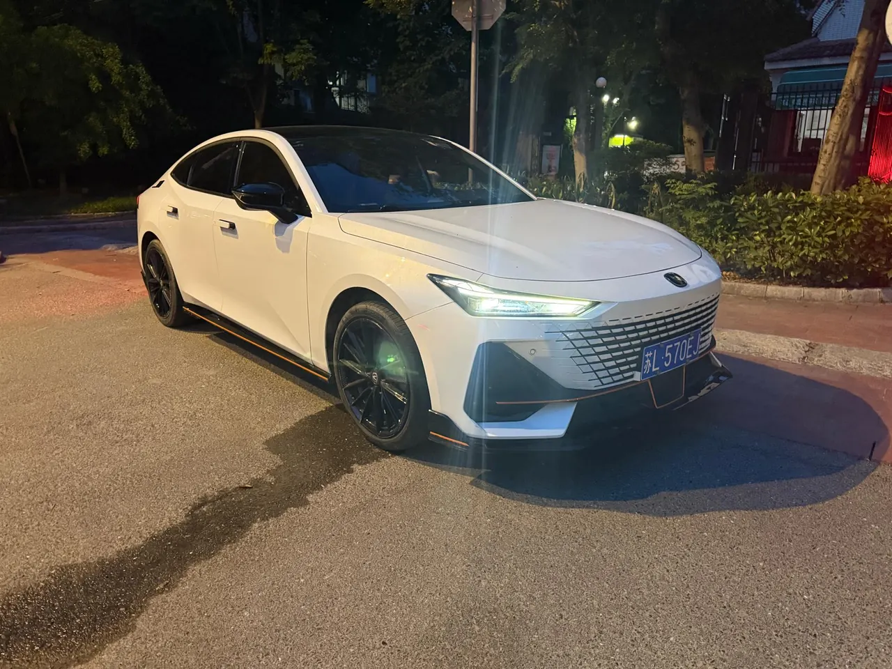 ChangAn 2023 UNI-V 1.5T Sports Edition Automatic 3