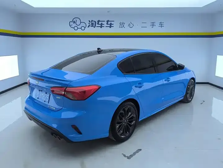 Focus 2022 sedan EcoBoost 180 automatic ST Line 3