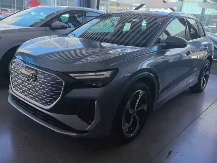 Audi Q4 e-tron 2023 50 e-tron quattro Creation Edition - View 1