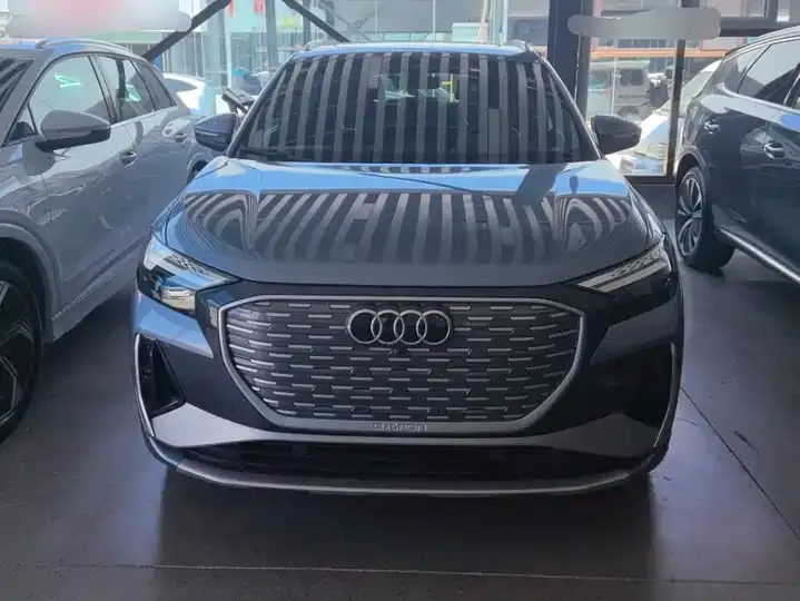 Audi Q4 e-tron 2023 50 e-tron quattro Creation Edition 2