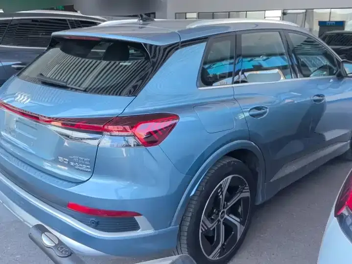 Audi Q4 e-tron 2023 50 e-tron quattro Creation Edition 3