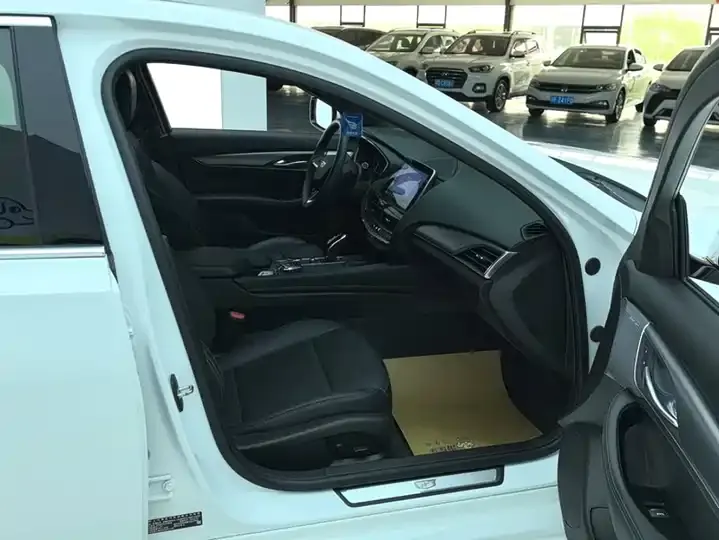 Cadillac CT5 2022 28T Luxury Model 8
