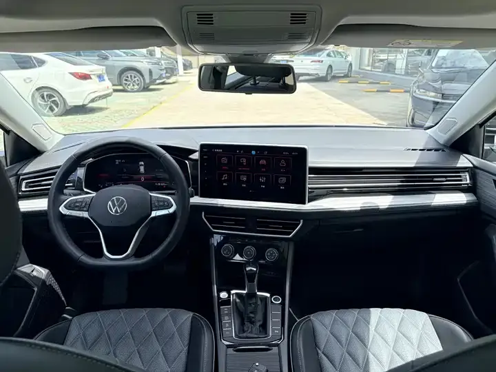 Sagittarius 2024 300TSI DSG Exceed Edition 7