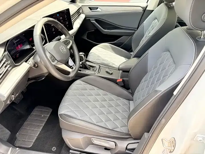 Sagittarius 2024 300TSI DSG Exceed Edition 8