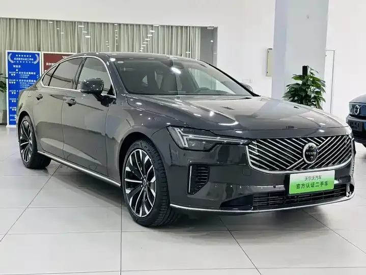 Open image lightbox: Volvo S90 plug-in hybrid 2026 plug-in hybrid four-wheel drive long endurance Zhiyuan Deluxe Edition