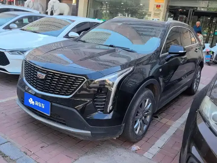 Cadillac XT4 2022 28T Two-Drive Luxury Model - View 1