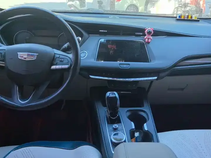 Cadillac XT4 2022 28T Two-Drive Luxury Model 12
