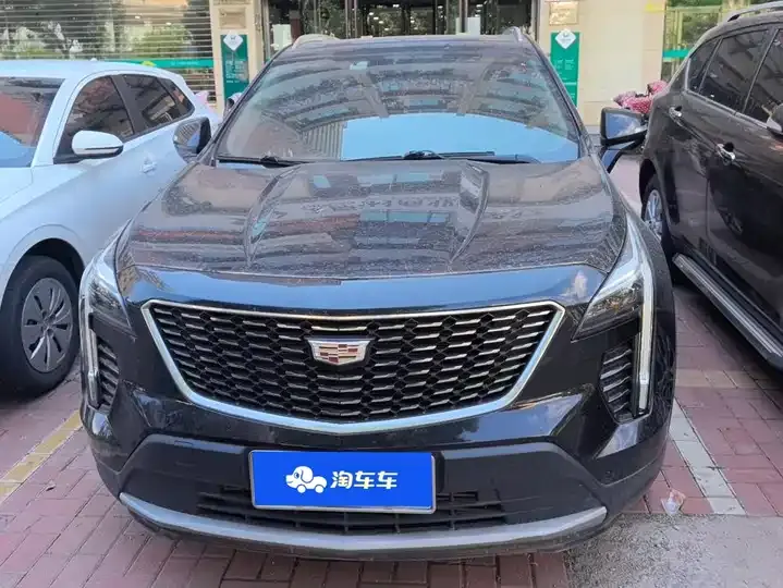 Cadillac XT4 2022 28T Two-Drive Luxury Model 2