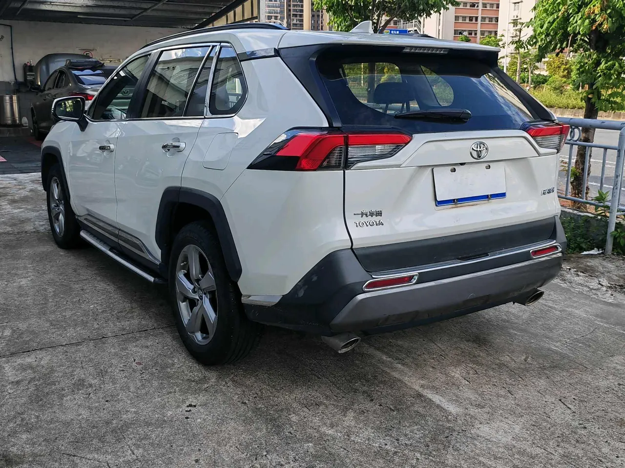 Open image lightbox: Toyota 2020 RAV4 Rongbo 2.0 Stepless Two-Drive Fashion Edition PLUS Automatic Gear