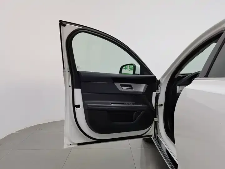 Jaguar XFL 2020 XFL 2.0T P 10000.00g Drive Fenghua Edition 8