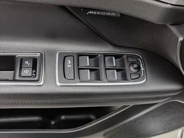 Jaguar XFL 2020 XFL 2.0T P 10000.00g Drive Fenghua Edition 9