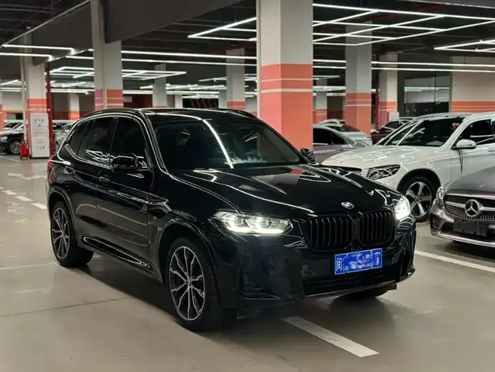 BMW X3 2023 xDrive30i Leading M Obsidian Night Suit 2
