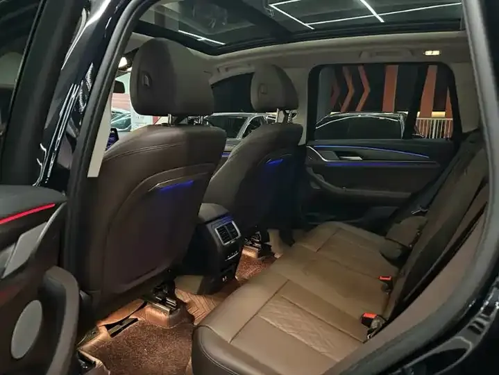 BMW X3 2023 xDrive30i Leading M Obsidian Night Suit 6