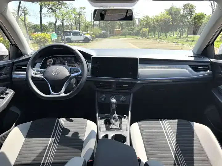 Bora 2023 200TSI DSG Smooth Edition 12