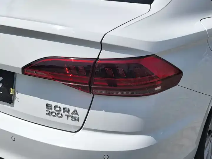 Bora 2023 200TSI DSG Smooth Edition 9
