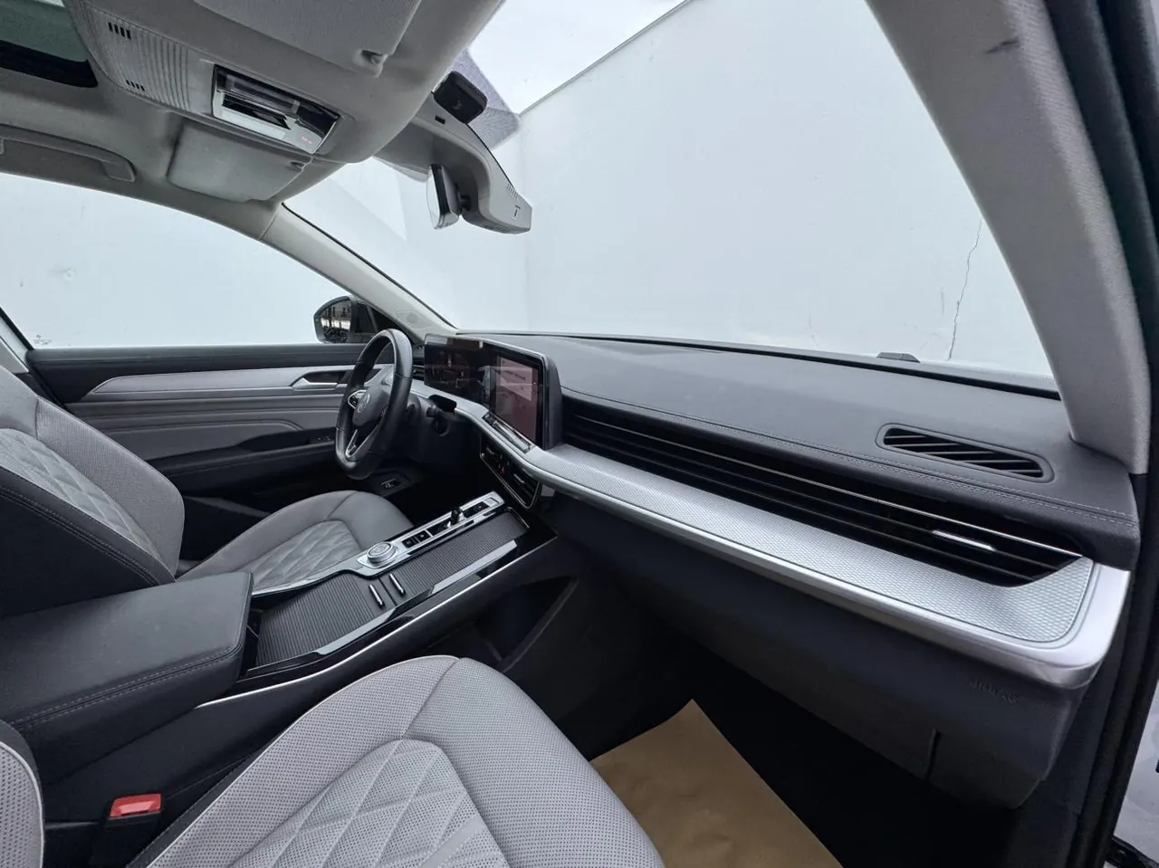 Volkswagen 2023 model tour R-Line 2.0TSI 380TSI four-wheel drive parade version automatic gear 5