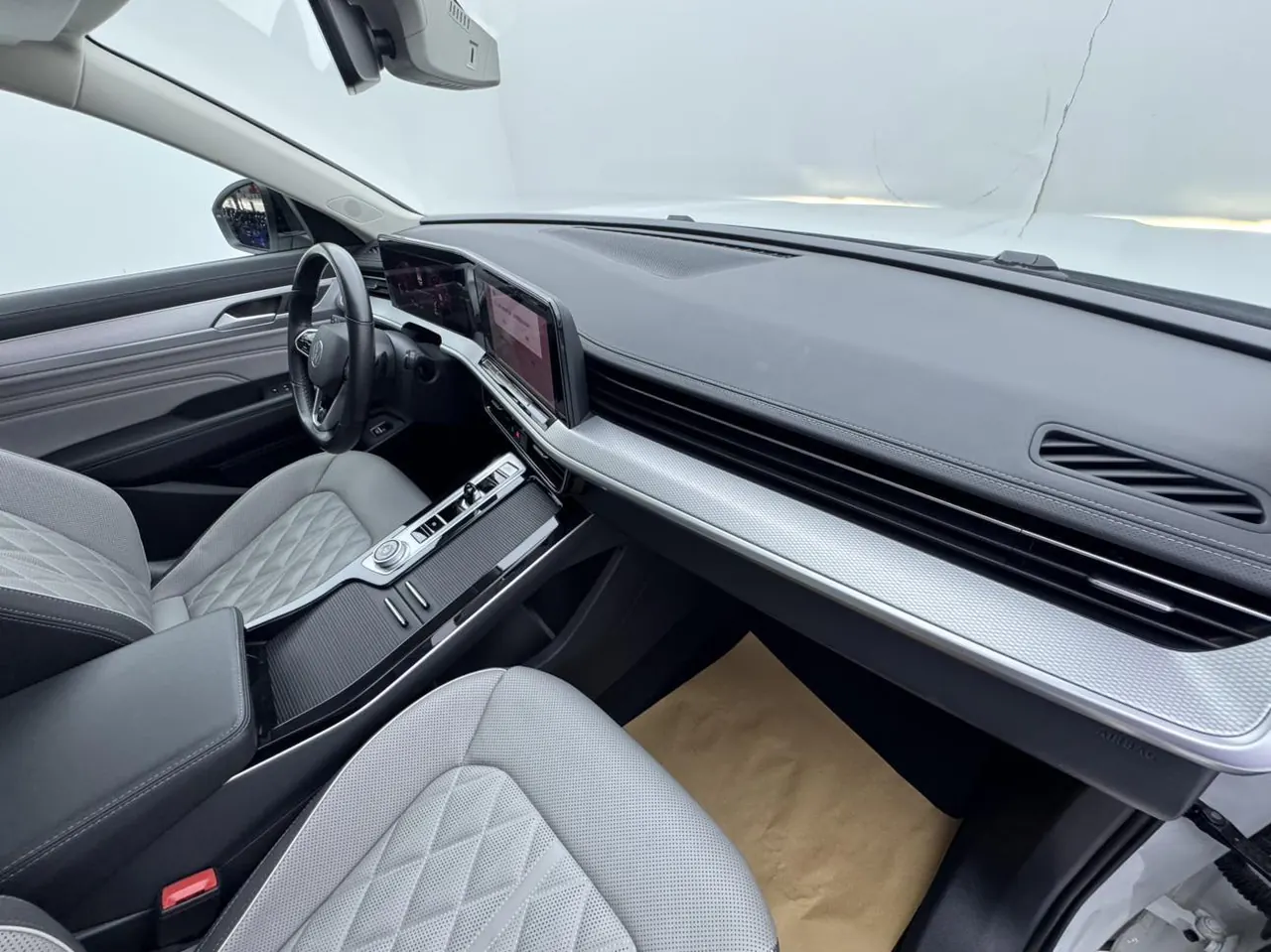 Volkswagen 2023 model tour R-Line 2.0TSI 380TSI four-wheel drive parade version automatic gear 7