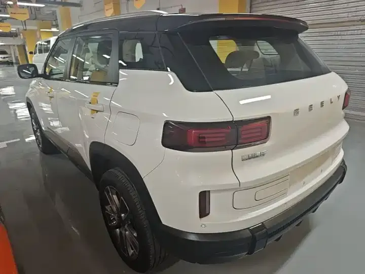 Geely ICON 2026 Chocolate 1.5TD Alcohol Edition 5