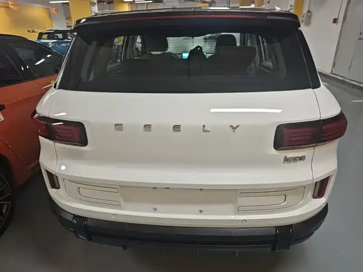 Geely ICON 2026 Chocolate 1.5TD Alcohol Edition 6