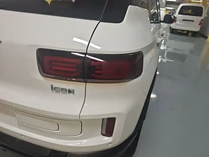 Geely ICON 2026 Chocolate 1.5TD Alcohol Edition 8