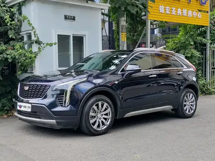 Open image lightbox: Cadillac XT4 2021 28T Two-Drive Leading Model