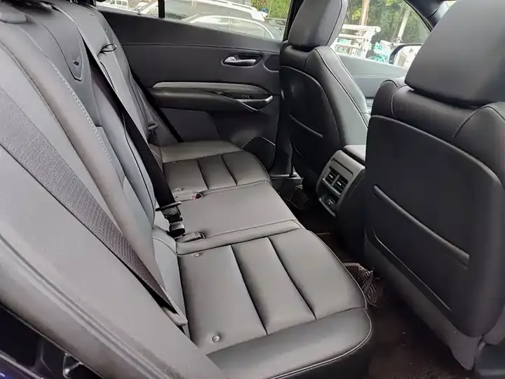 Cadillac XT4 2021 28T Two-Drive Leading Model 11