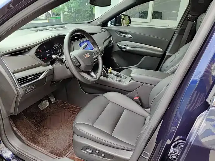 Cadillac XT4 2021 28T Two-Drive Leading Model 7