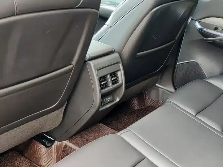 Cadillac XT4 2021 28T Two-Drive Leading Model 9