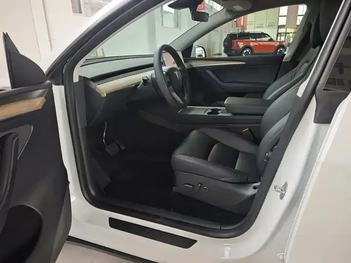 2022 Model Y Refreshed Rear-Wheel-Drive Version 11