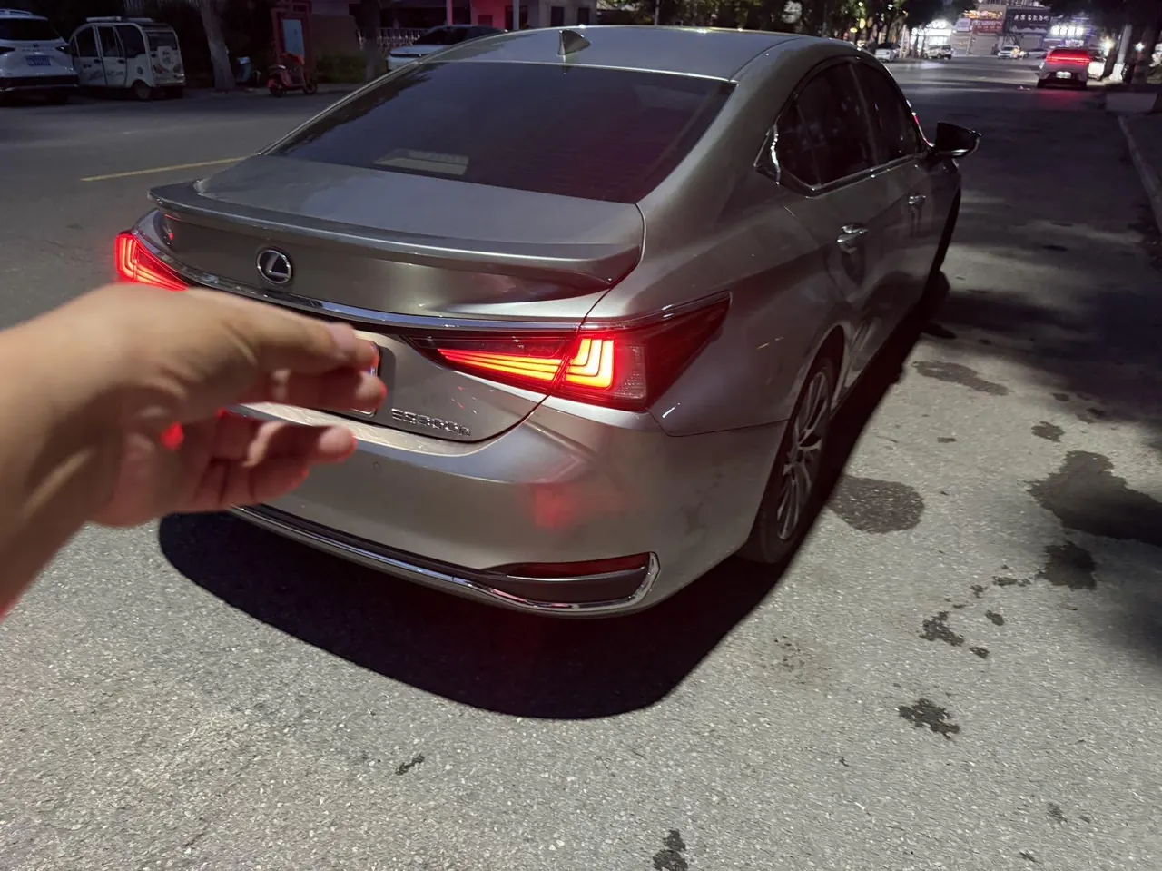 Lexus ES (Imported) 2020 ES300h 2.5 Stepless Premium Edition Automatic Gear 2