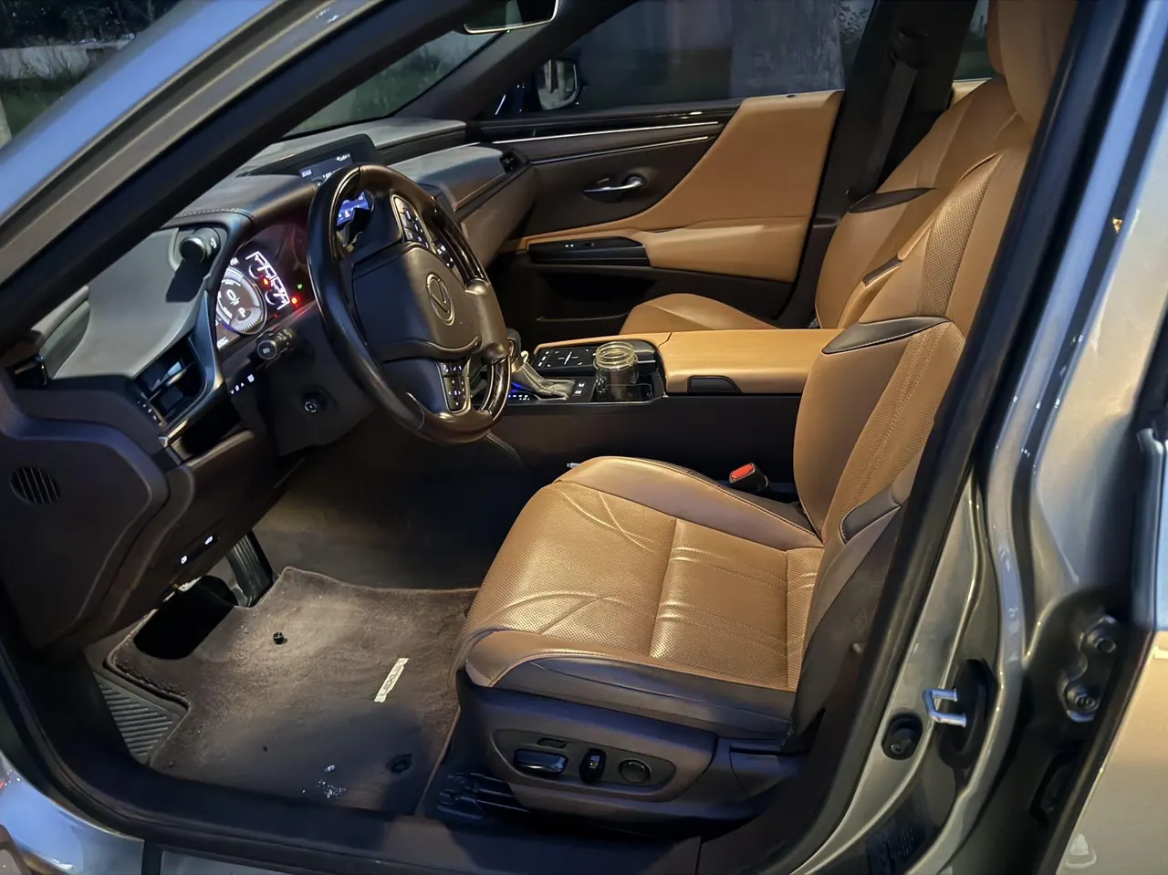 Lexus ES (Imported) 2020 ES300h 2.5 Stepless Premium Edition Automatic Gear 6