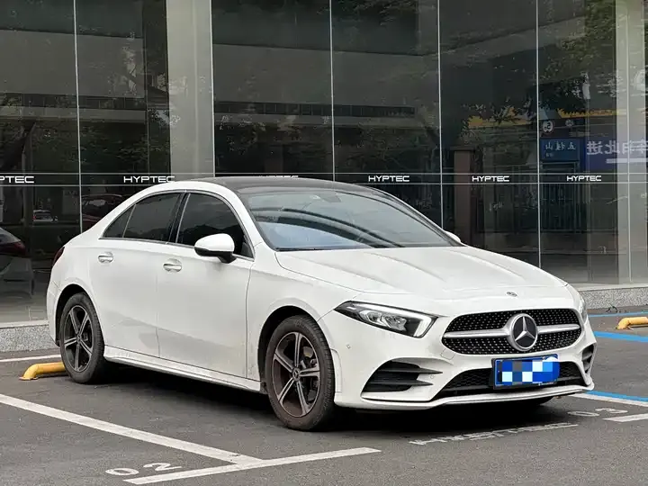 Mercedes Benz Class A 2022 Model to Class II A 200 L Sports Car Fashion Model 3