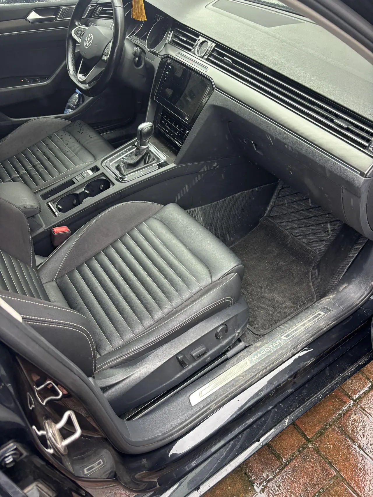 Volkswagen 2020 Magotan 2.0TSI 330TSI Leading Automatic 5