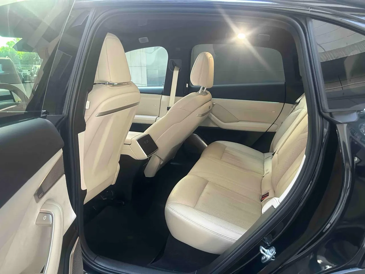 ONVO 2025 L60 60kWh four-wheel drive version automatic gear 7
