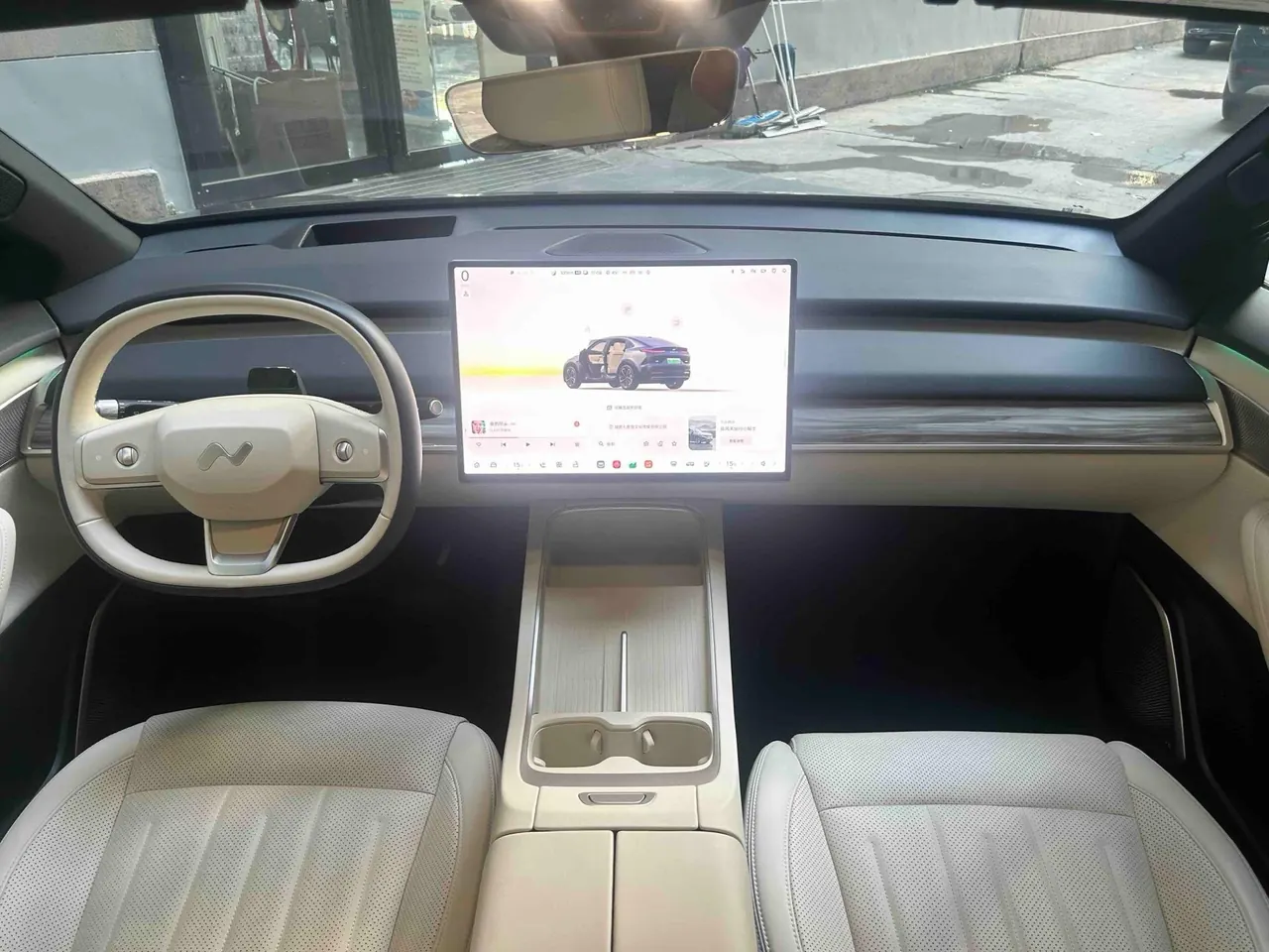 ONVO 2025 L60 60kWh four-wheel drive version automatic gear 8