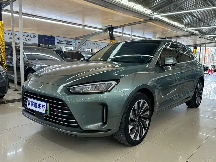 AITO M5 2022 Range-extended Four-wheel Drive to Achieve Edition - View 1