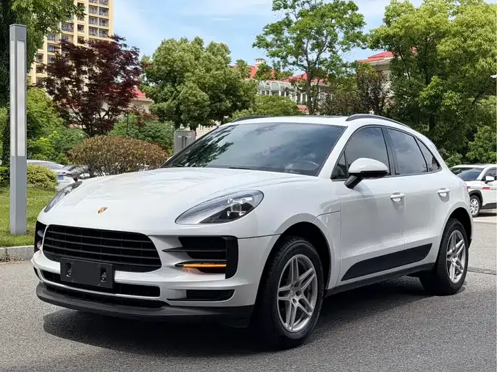 Open image lightbox: Macan 2021 Macan 2.0T