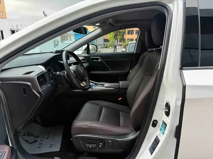 Lexus RX 2020 model modified 300 four-wheel drive elegant version 4